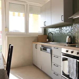 Kate's Apartment Split